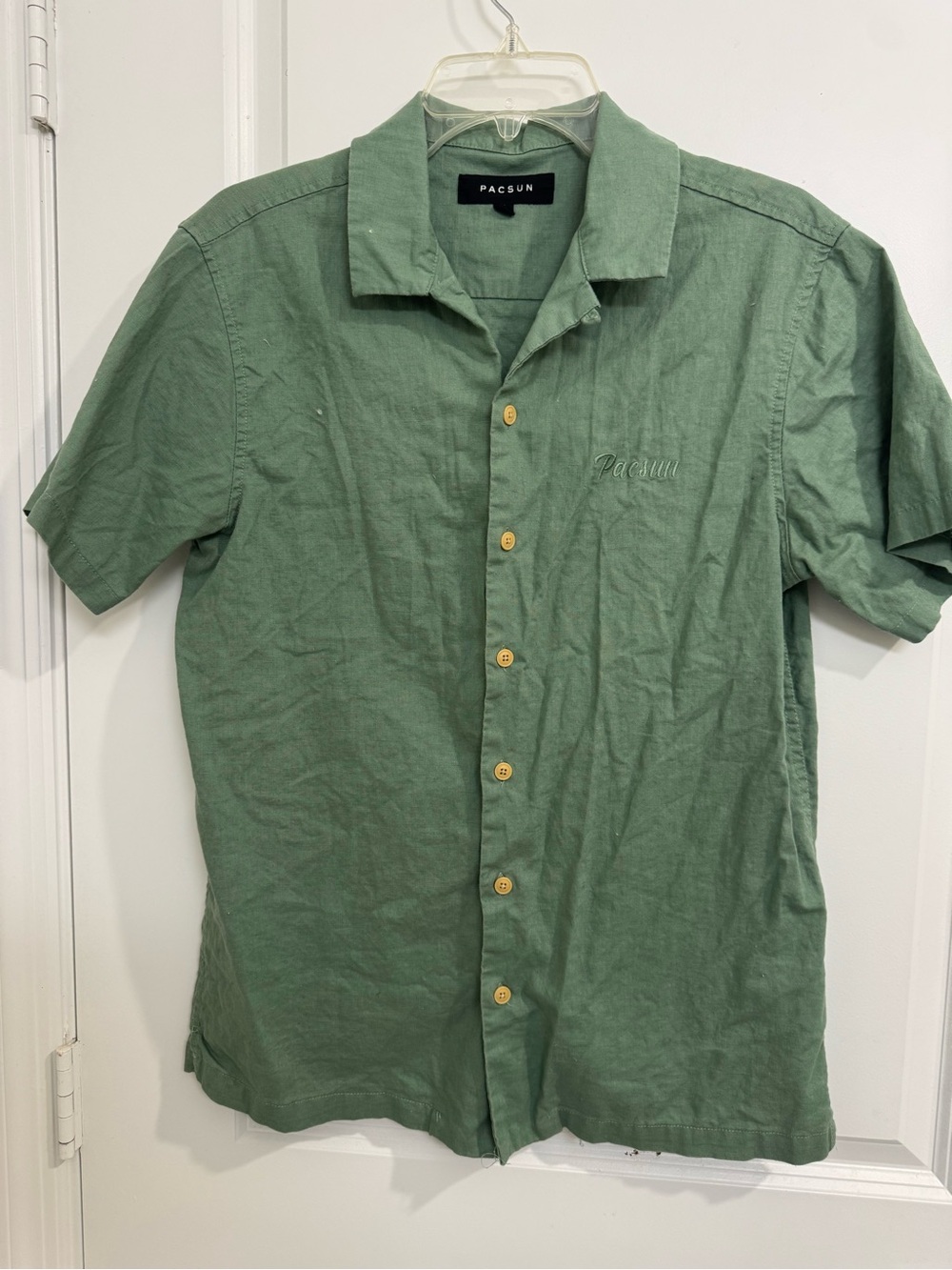 PacSun Short Sleeve Button-Up Shirt in Sage Green